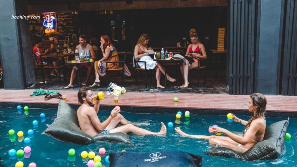 best cheap hotels for backpackers in Bangkok