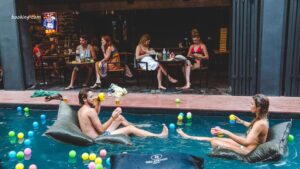 best cheap hotels for backpackers in Bangkok